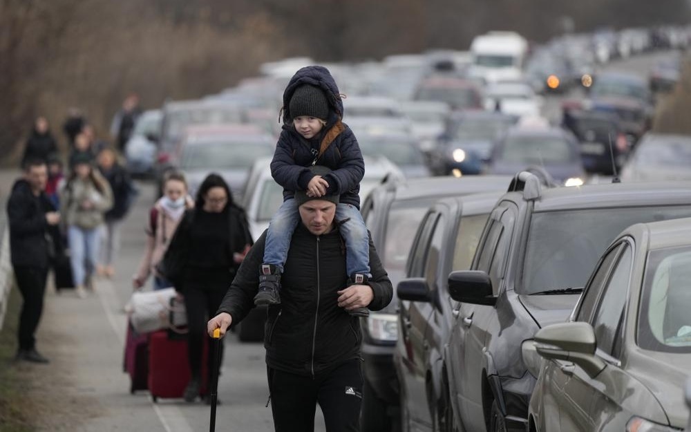 Nga khép vòng vây quanh Kiev, 150.000 người Ukraine di tản